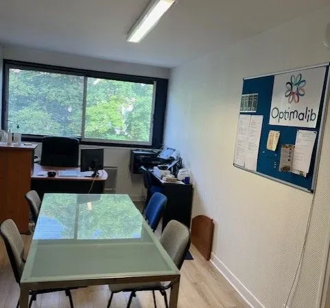 CERGY SAINT-CHRISTOPHE - BUREAUX DE 34 m² + PARKING