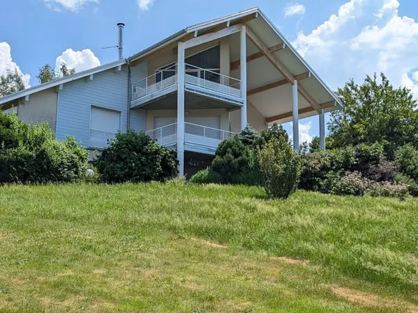 Maison 7 pièces 255 m²