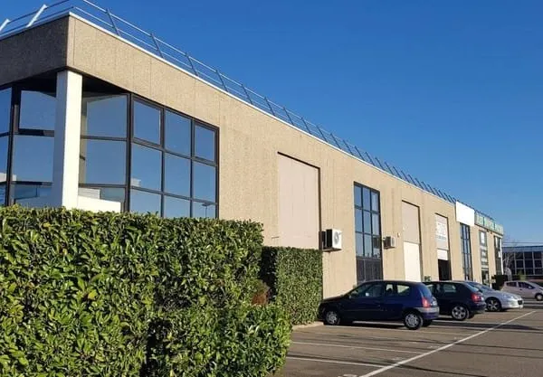Local d'activité 1314 m²