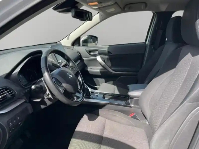 Mitsubishi Eclipse cross 2.4 mivec phev 188ch invite 4wd 2023 — photo 9