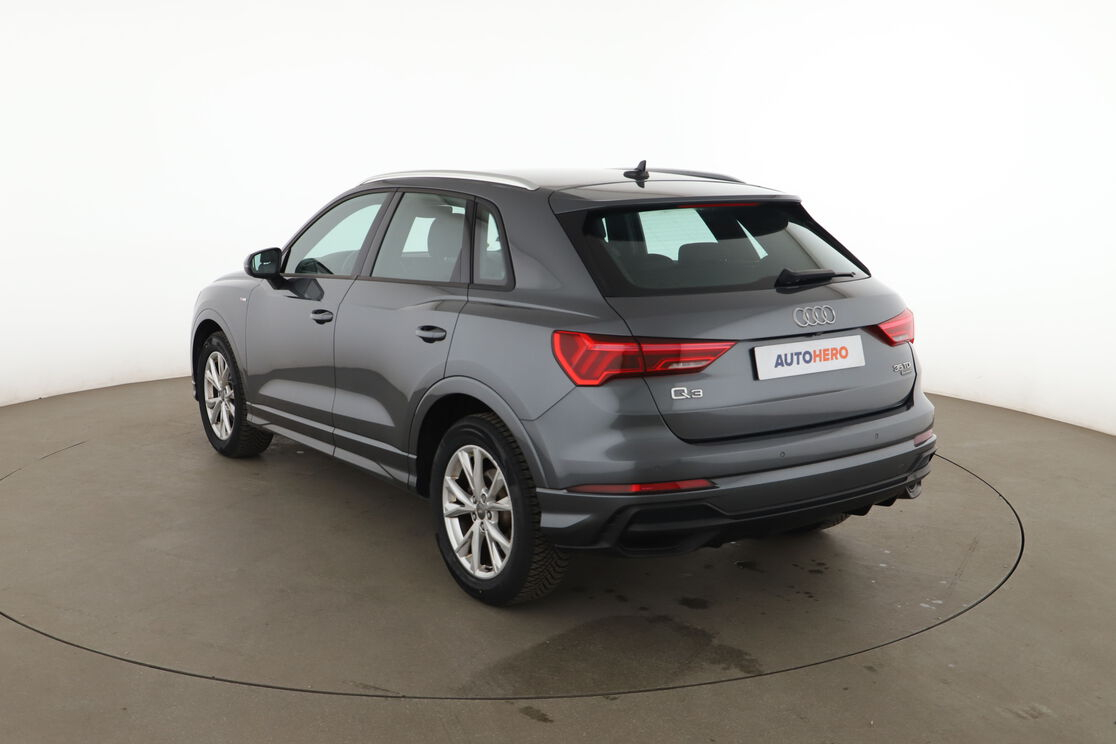 Audi Q3 35 TDI S Line Quattro — photo 3