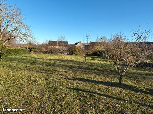 Superbe terrain plat avec vue dégagée - Fijaguet (Valady 12330)