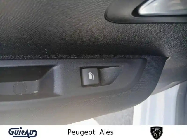 Peugeot 208 puretech 75 s&amp;s bvm5 — photo 14
