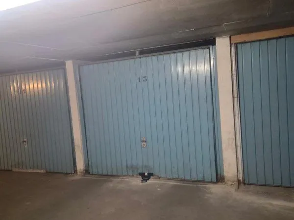 Parking fermé (BOX) en location