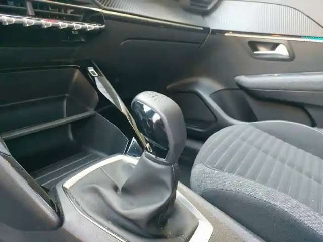 Peugeot 208 puretech 75 s&amp;s bvm5 — photo 14