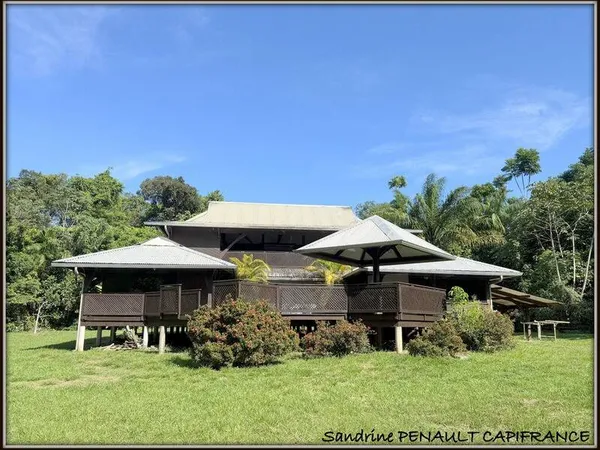 Maison 5 pièces 268 m²