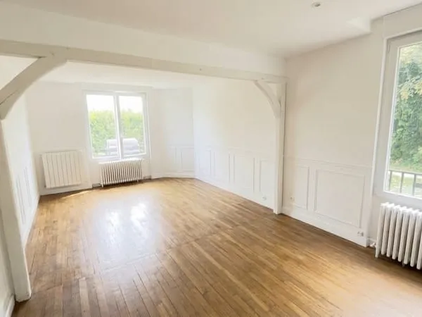 MAISON T5 À VENDRE - RÉNOVÉE - AVEC 3 CHAMBRES À SAINT-GERMA