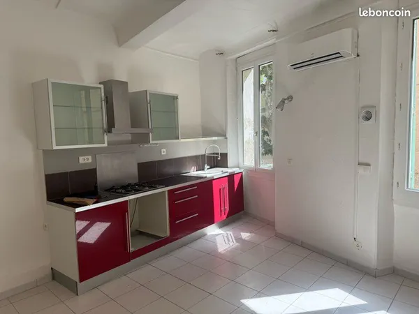 Appartement à louer plein centre au Beausset