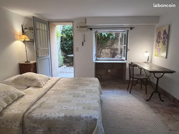 Location Studio de charme à Villeneuve lez Avignon
