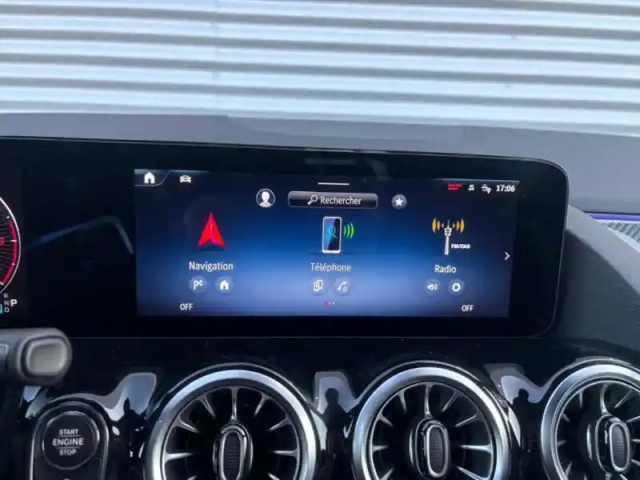 Mercedes Gla 200 d amg line — photo 16