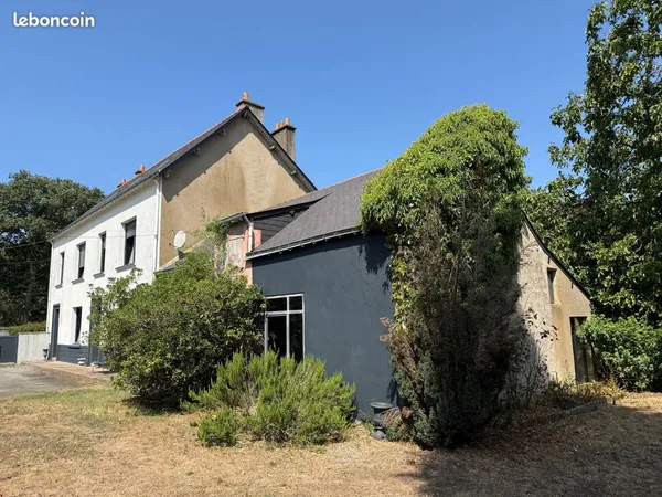 Grande maison familiale avec dépendances