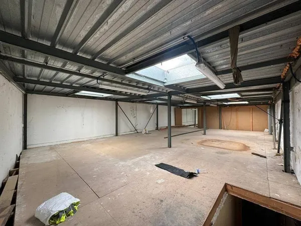 Local commercial 333 m²