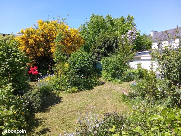 Maison écologique avec jardin