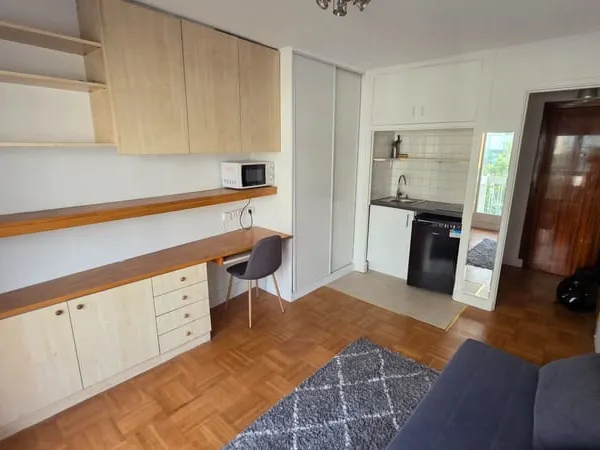 Appartement Studio Meublé à Louer à Neuilly-sur-Seine - Réf. LL-05540066005
