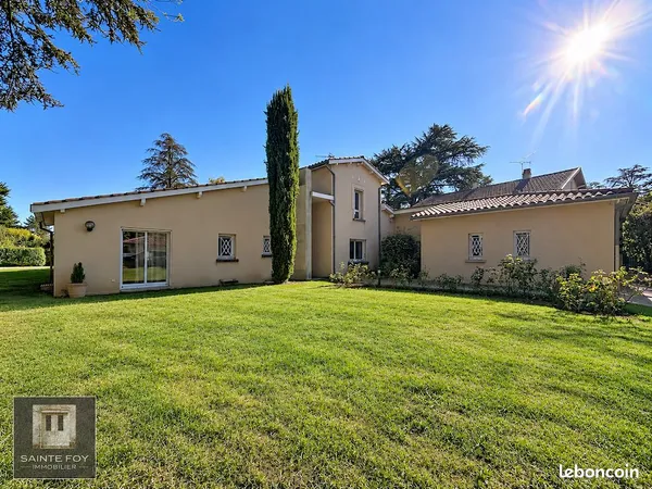 Maison 6 pièces 203 m²