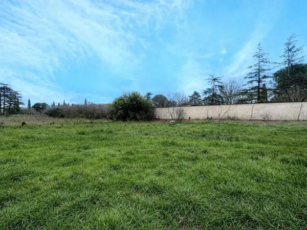 Terrain 962 m²