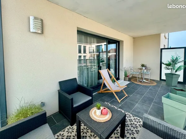 Appartement 3 pièces avec terrasse & garage