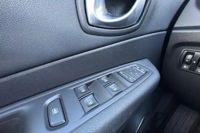 Renault Captur tce 120 energy — photo 74