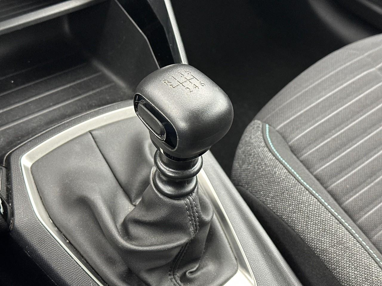 Peugeot 208 puretech 100 s&s bvm6 style — photo 28