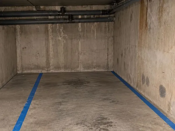 Place de parking à louer - bobigny - 70 /mois - sous-sol sécurisé