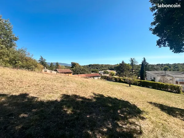 Maison individuelle avec vue dominante et grand terrain - proche valence