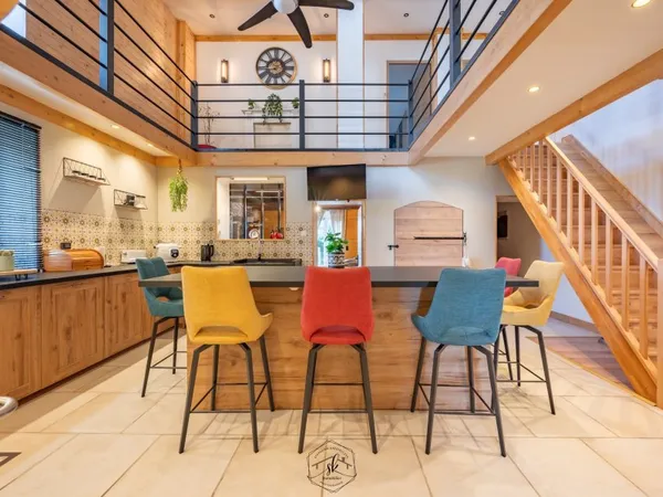 Maison 6 pièces 225 m²