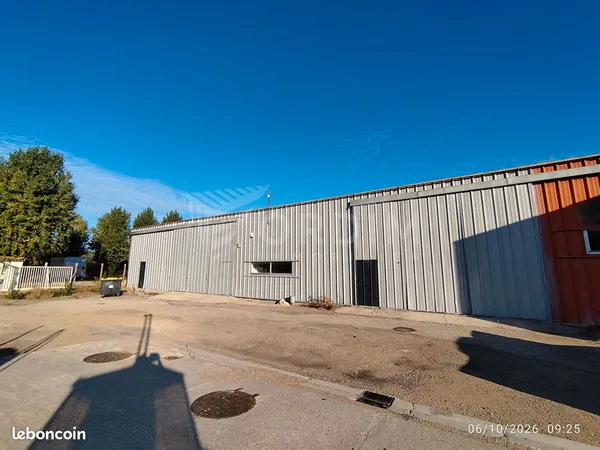 Local 1180 m² AUXERRE