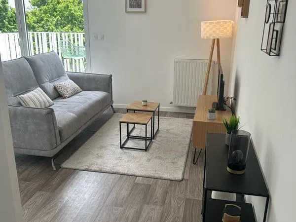 Superbe T3 traversant de 64 m² - Triple exposition - 22 m² de balcons - Parking - Rennes La Poterie