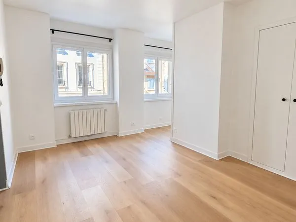T3 rénové 50 m² - 2 chambres - Garage + stationnement - Saint-Étienne