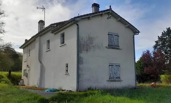 Maison indépendante avec garage et cave