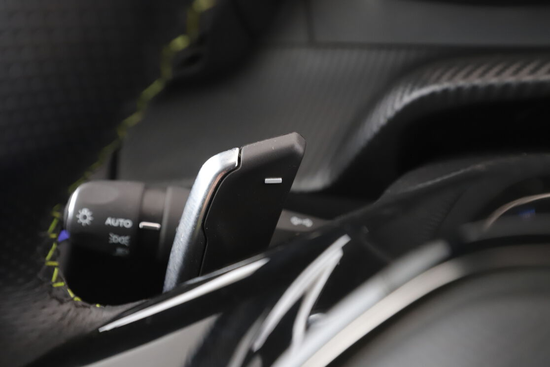 Peugeot 208 1.2 PureTech GT EAT8 — photo 13
