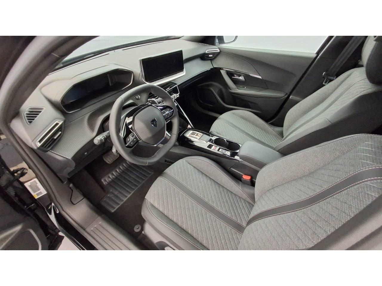 Peugeot 2008 hybrid 145 e-dcs6 allure — photo 14