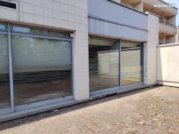 Local commercial Viry-Chatillon