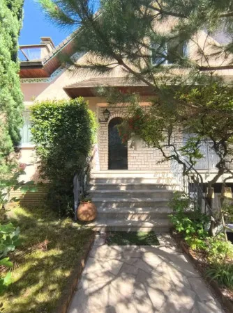 Maison 8 pièces 200 m²