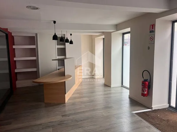 Local commercial 112 m²