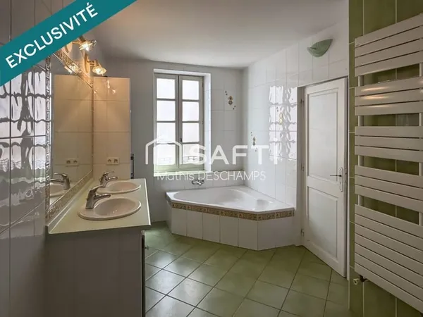 198 m², garage et terrasse en centre-ville