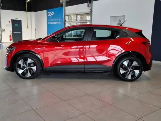 Renault Megane e-tech electric ev40 130ch equilibre standard charge — photo 8