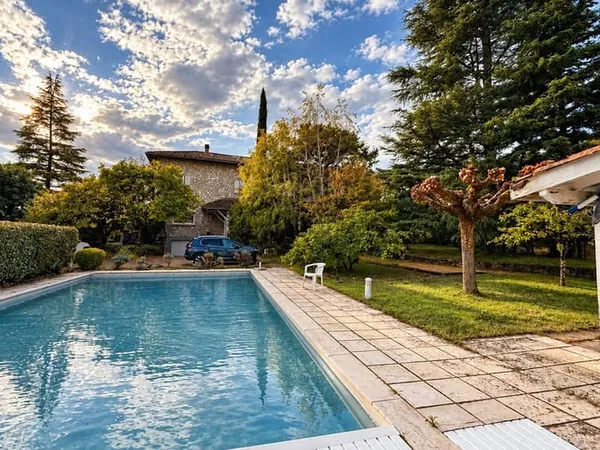 Maison 12 pièces 480 m²