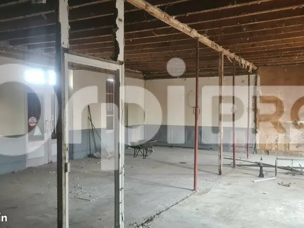 Local commercial 120 m²