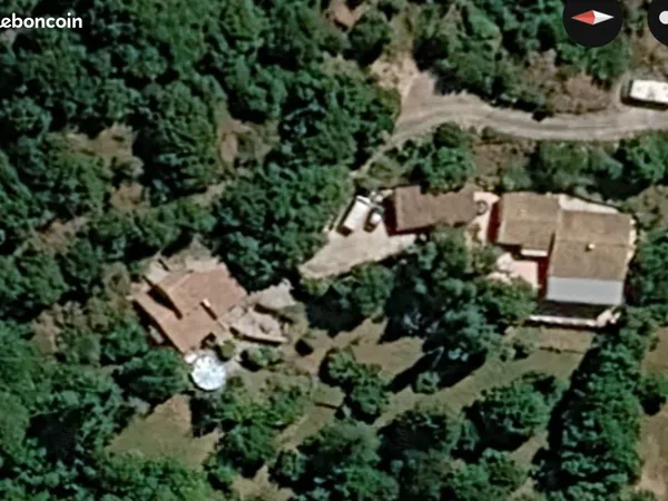 Propriete avec 2 maisons