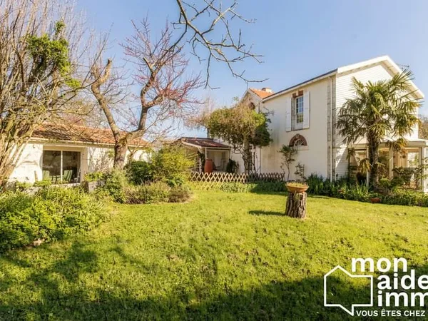 Maison bourgeoise et ses dépendances