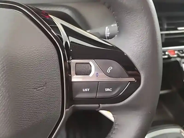 Peugeot 208 puretech 75 s&amp;s bvm5 — photo 23