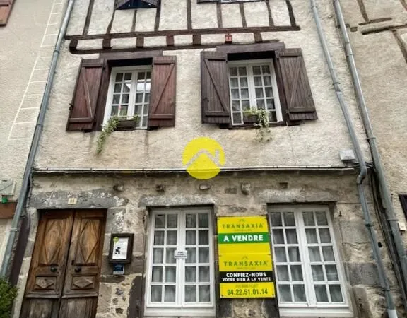 Bien immobilier de rendement Vente Mur-de-Barrez 12p 150m² 155952€