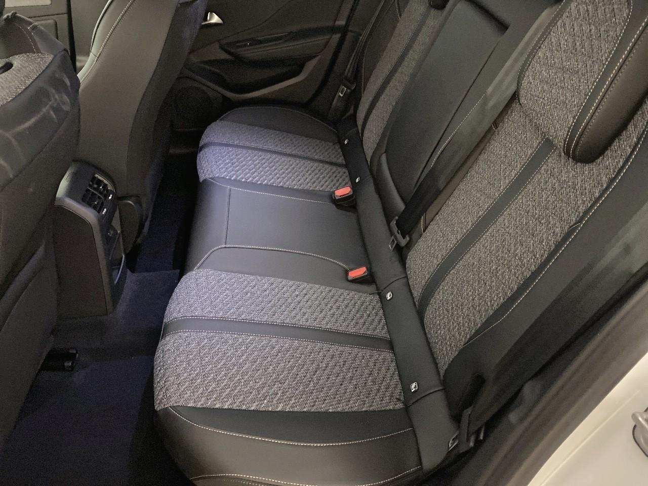 Peugeot 308 sw hybrid 145 e-dcs6 allure — photo 10