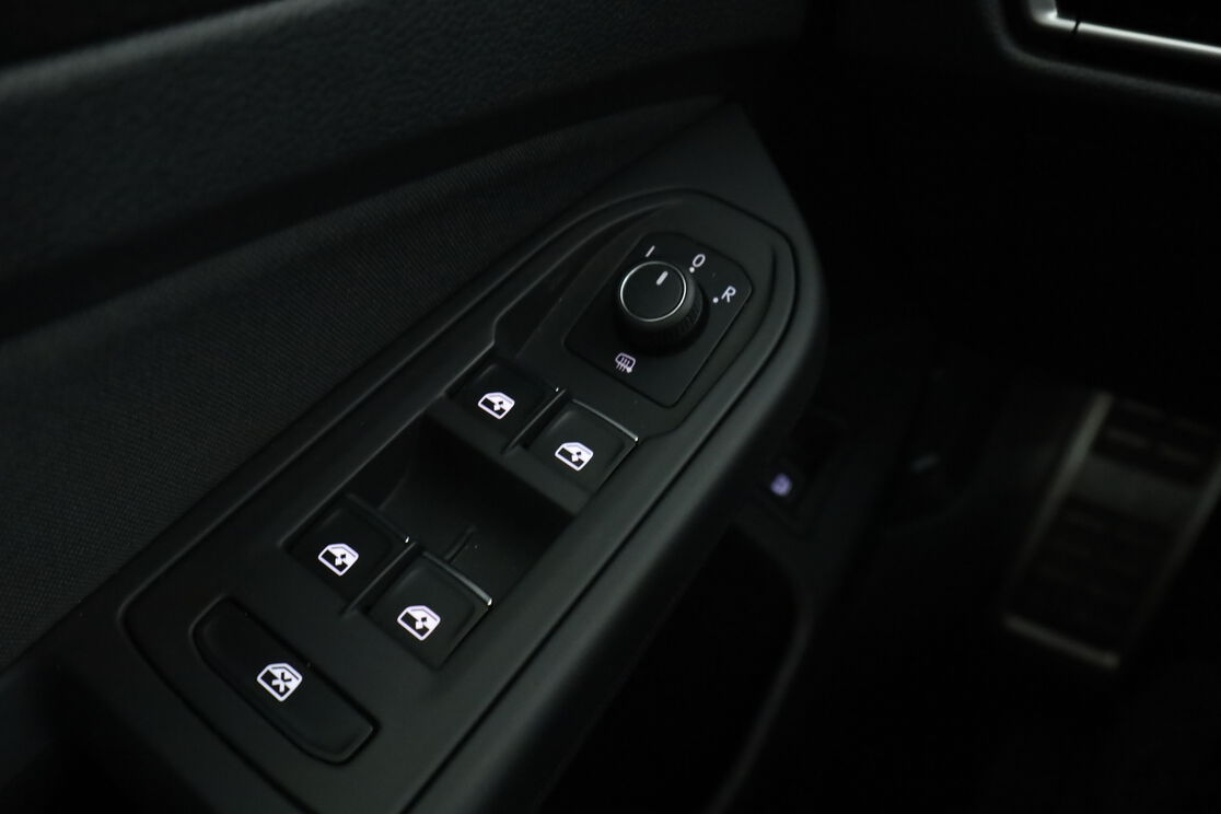 Volkswagen Golf VIII 1.4 eHybrid GTE DSG6 — photo 9