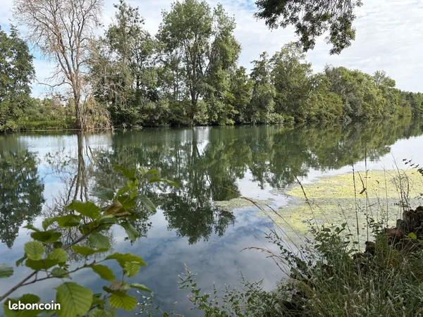 Terrain de loisirs au bord du Loir - Un petit coin de paradis à La Chartre-sur-le-Loir