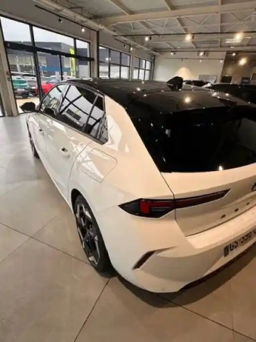 Opel Astra hybrid 225 ch bva8 — photo 42