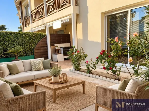 CHARMANT T2 AVEC TERRASSE ET GARAGE AU COEUR DE LA PALMYRE
