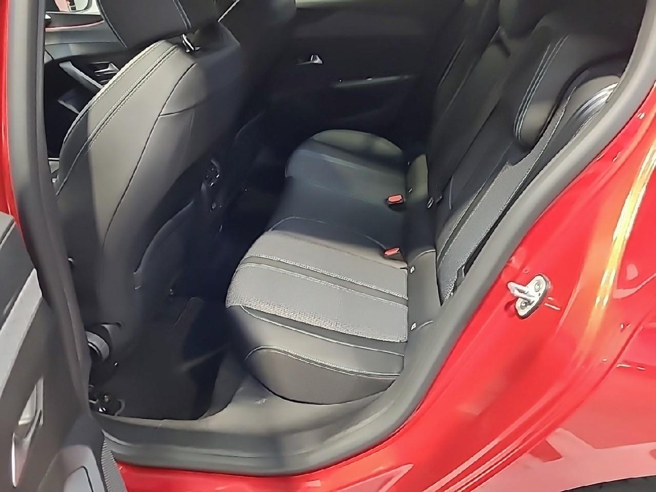 Peugeot 308 puretech 130ch s&s eat8 allure pack — photo 13