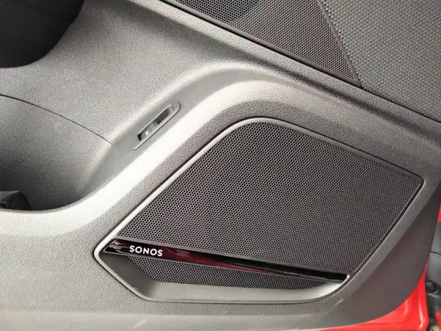 Audi Q2 35 tfsi 150 s tronic 7 — photo 21